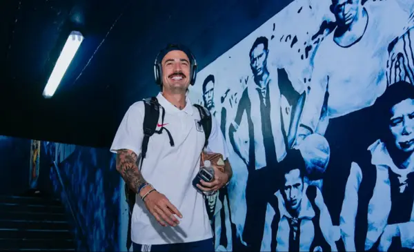 Viscarra celebra título con Alianza Lima pese a perder titularidad por lesión Viscarra celebra título con Alianza Lima pese a perder titularidad por lesión