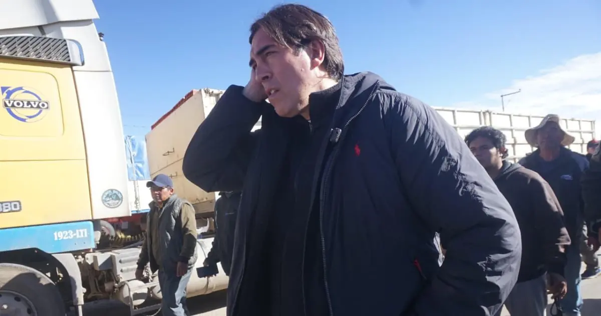 Ministro Mauricio Zamora regresa a La Paz tras avanzar 30 km desde El Alto y evitar emboscada