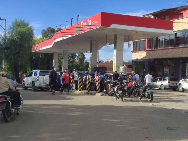 Asosur confirma que gasolina “oscura” seguirá en circulación hasta junio, pero con calidad garantizada