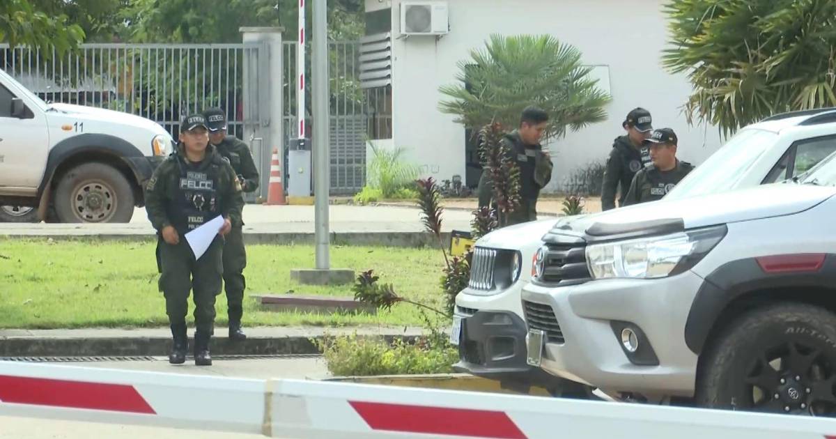 Fiscalía allana oficinas de YPFB en Santa Cruz por presunto tráfico de influencias