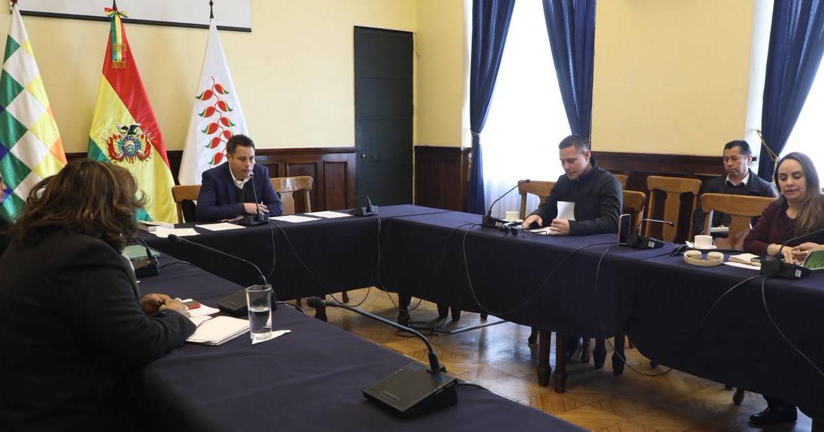 Comisión de la Asamblea Legislativa busca pacificar el país tras acuerdo entre vicepresidente y jefes de bancada
