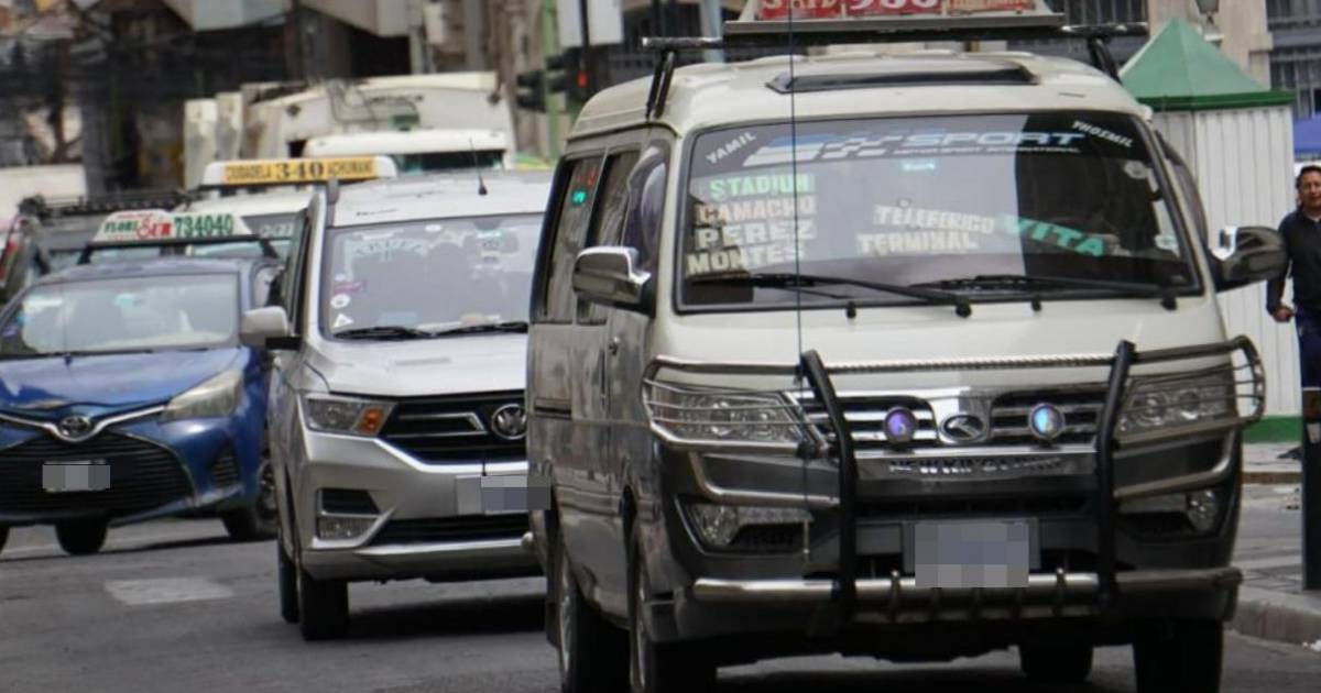 Choferes de La Paz inician paro indefinido tras 26 días de bloqueos y falta de acuerdos sobre gasolina y resarcimiento