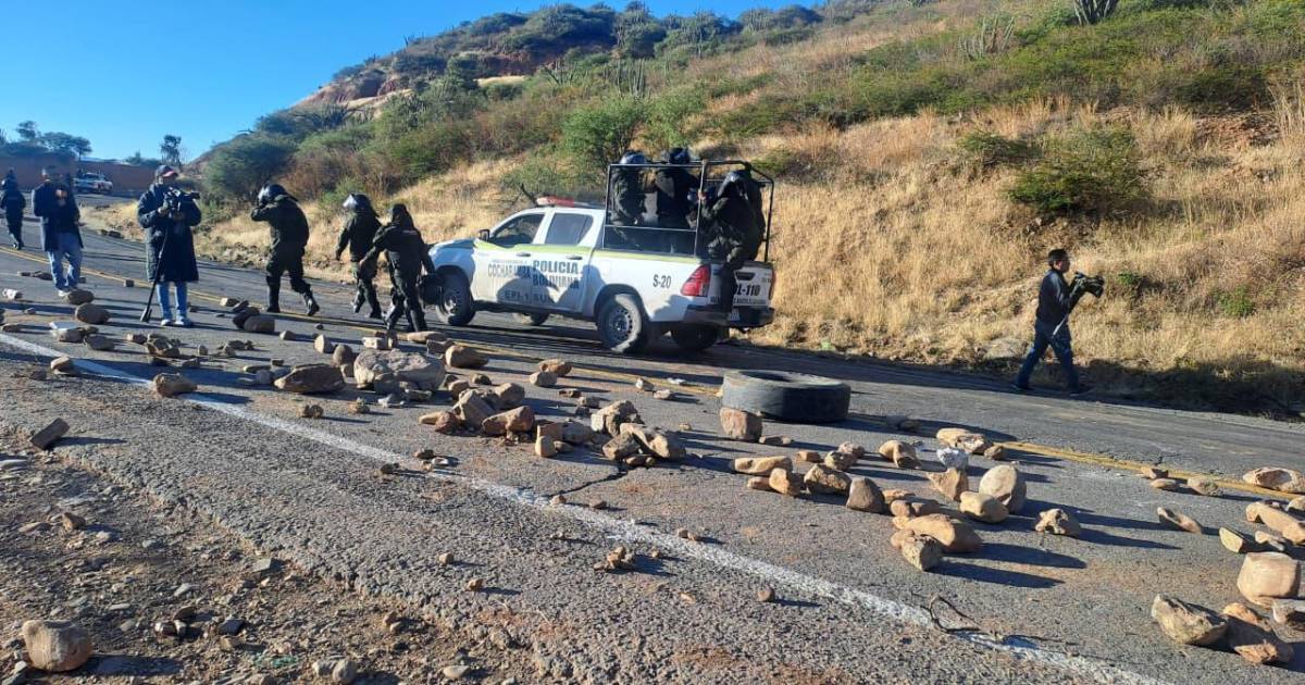 Persisten cortes de ruta en La Paz, Santa Cruz, Oruro, Cochabamba y Potosí Persisten cortes de ruta en La Paz, Santa Cruz, Oruro, Cochabamba y Potosí