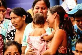 Ministerio de Trabajo dispone asueto de media jornada para madres en sector público por el Día de la Madre