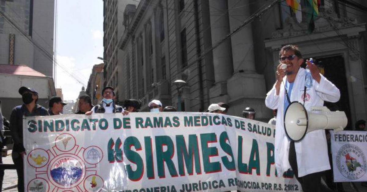 Médicos de La Paz convocan marcha pacífica para exigir fin de bloqueos que afectan insumos hospitalarios