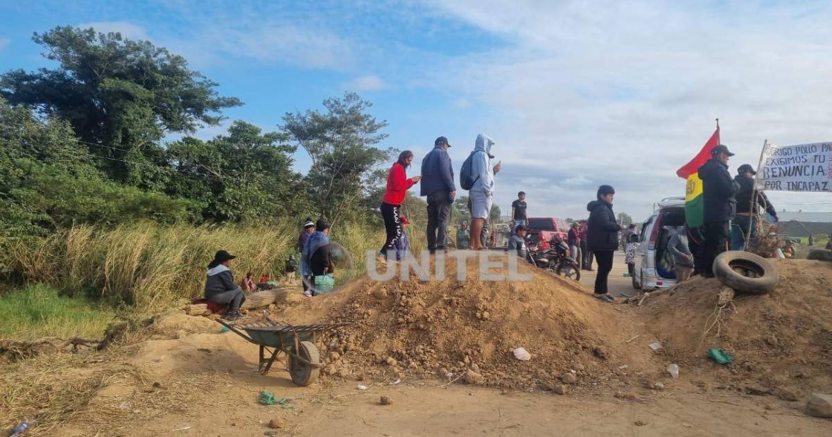 Persisten bloqueos en San Julián tras 14 días; autoridades buscan diálogo con sector evista Persisten bloqueos en San Julián tras 14 días; autoridades buscan diálogo con sector evista