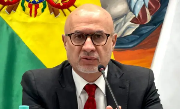 Gobierno garantiza inmunidad a dirigente de la COB para participar en diálogo nacional Gobierno garantiza inmunidad a dirigente de la COB para participar en diálogo nacional