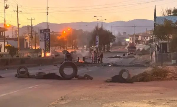 Cochabamba registra 29 bloqueos activos que afectan transporte y circulación en el departamento