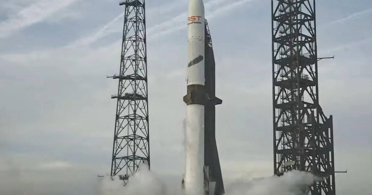 El cohete New Glenn de Blue Origin explota en plataforma de lanzamiento durante prueba en Cabo Cañaveral