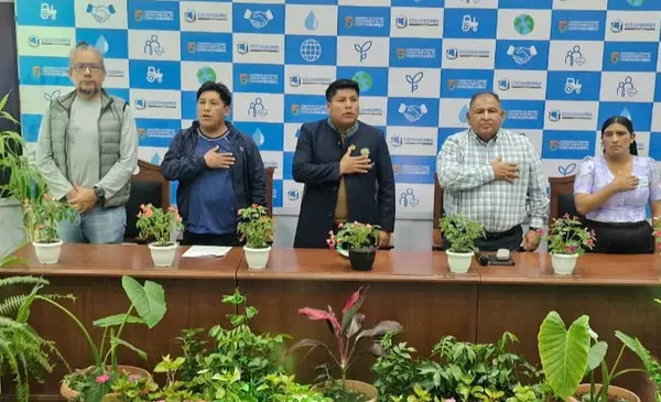 Claudia Martínez exige al gobernador Loza instalar mesa de diálogo para levantar bloqueos en Cochabamba