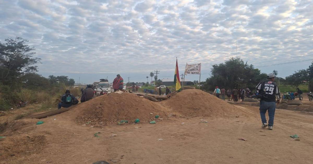 San Julián convoca a cabildo para exigir fin de bloqueo tras 21 días de corte de ruta San Julián convoca a cabildo para exigir fin de bloqueo tras 21 días de corte de ruta