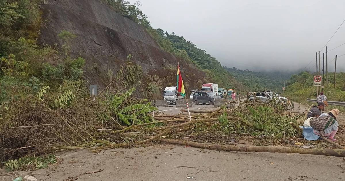Senador Ormachea exige al Gobierno acciones concretas y resultados frente a bloqueos tras 33 días de conflicto
