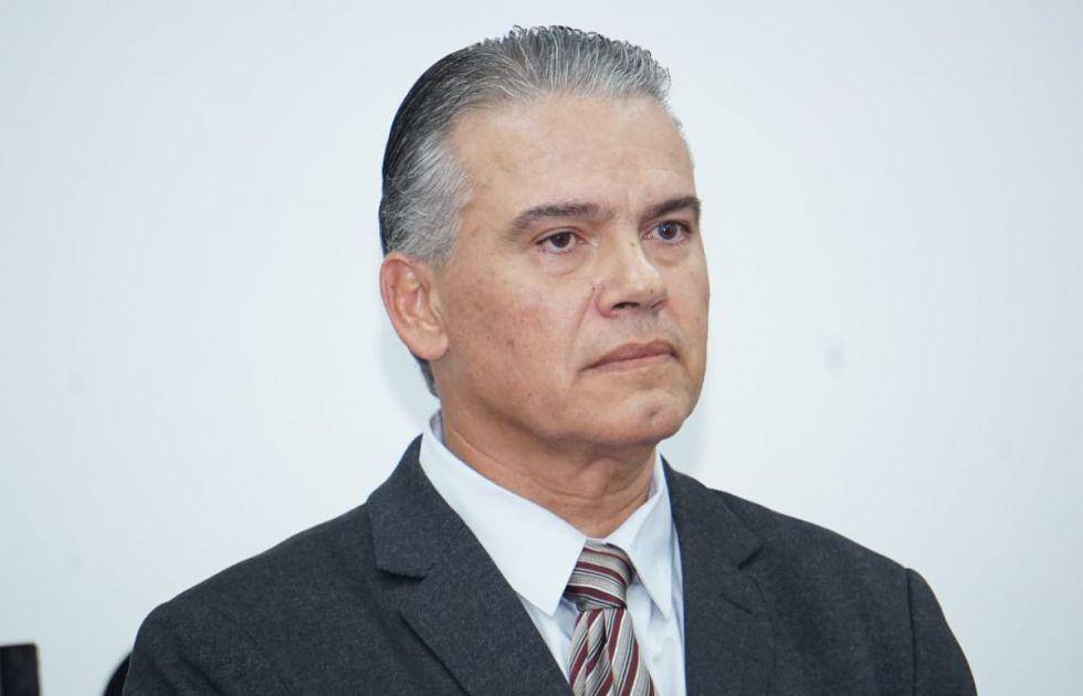 Ernesto Justiniano será el nuevo ministro de Defensa tras la renuncia de Marcelo Salinas Ernesto Justiniano será el nuevo ministro de Defensa tras la renuncia de Marcelo Salinas