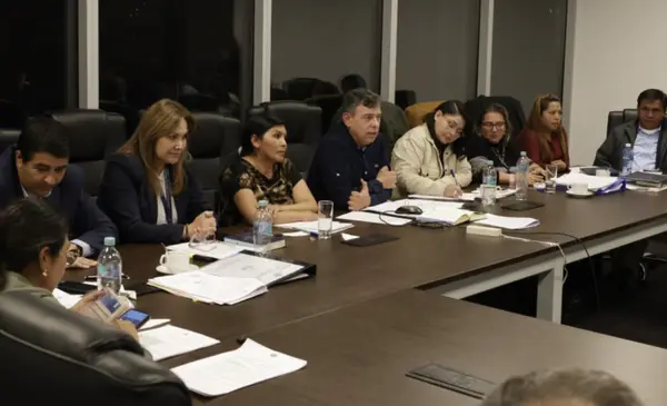 Tras jornada tensa y bloqueos, Senado da luz verde a norma que establece controles para estados de excepción