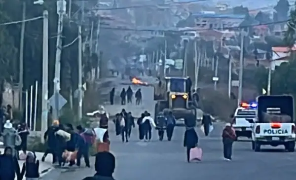 Policía y Fuerzas Armadas desbloquean puente Lipari tras 35 días de bloqueo en La Paz