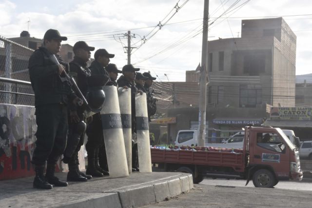 Expertos alertan que si persisten bloqueos, Bolivia podría cerrar 2026 con inflación interanual de hasta 18%