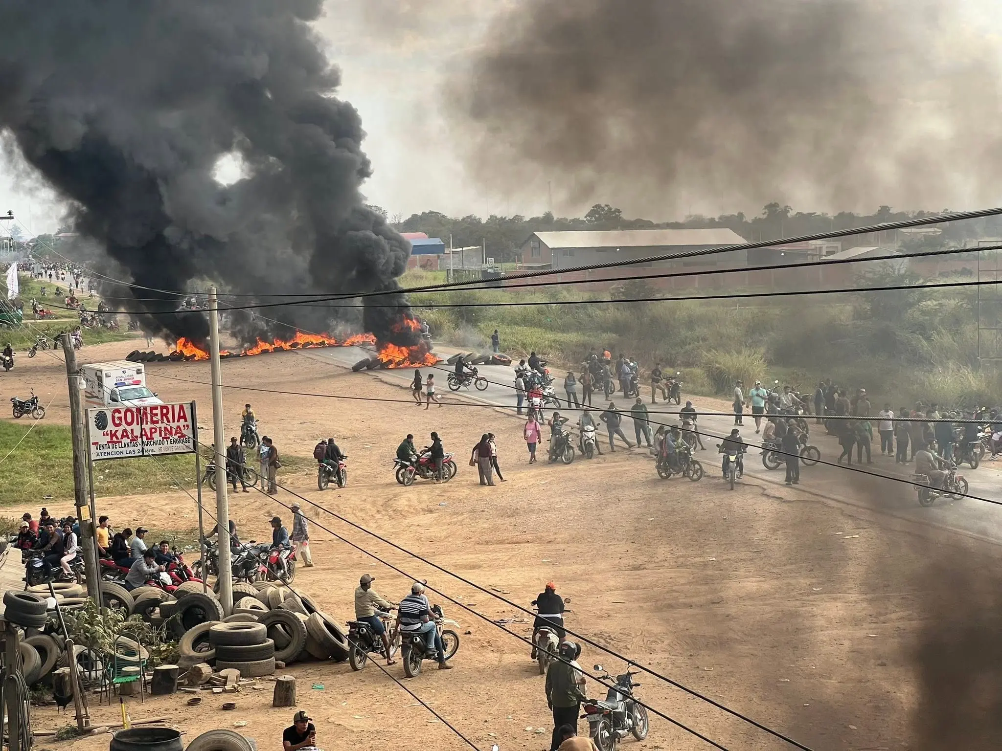 Policía y Fuerzas Armadas despejan bloqueos en la carretera de San Julián tras 22 días de cierre Policía y Fuerzas Armadas despejan bloqueos en la carretera de San Julián tras 22 días de cierre