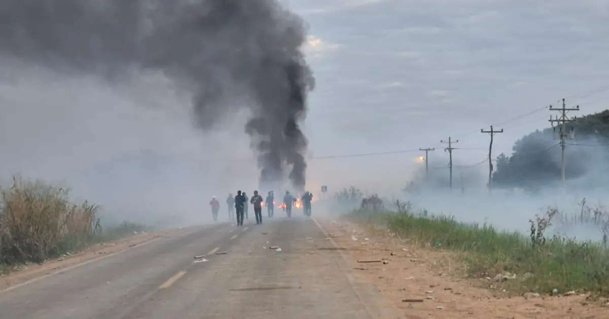 Fuerzas policiales y militares intervienen en San Julián tras 24 días de bloqueo en la ruta hacia Beni y Chiquitania