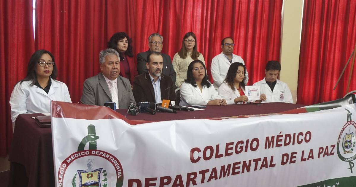 Colegio Médico de La Paz anuncia querella contra dirigentes que promueven bloqueos por escasez de oxígeno Colegio Médico de La Paz anuncia querella contra dirigentes que promueven bloqueos por escasez de oxígeno