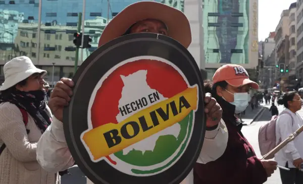 Gobierno de Paz firma ley para estados de excepción mientras persisten protestas y rechazo a bloqueos