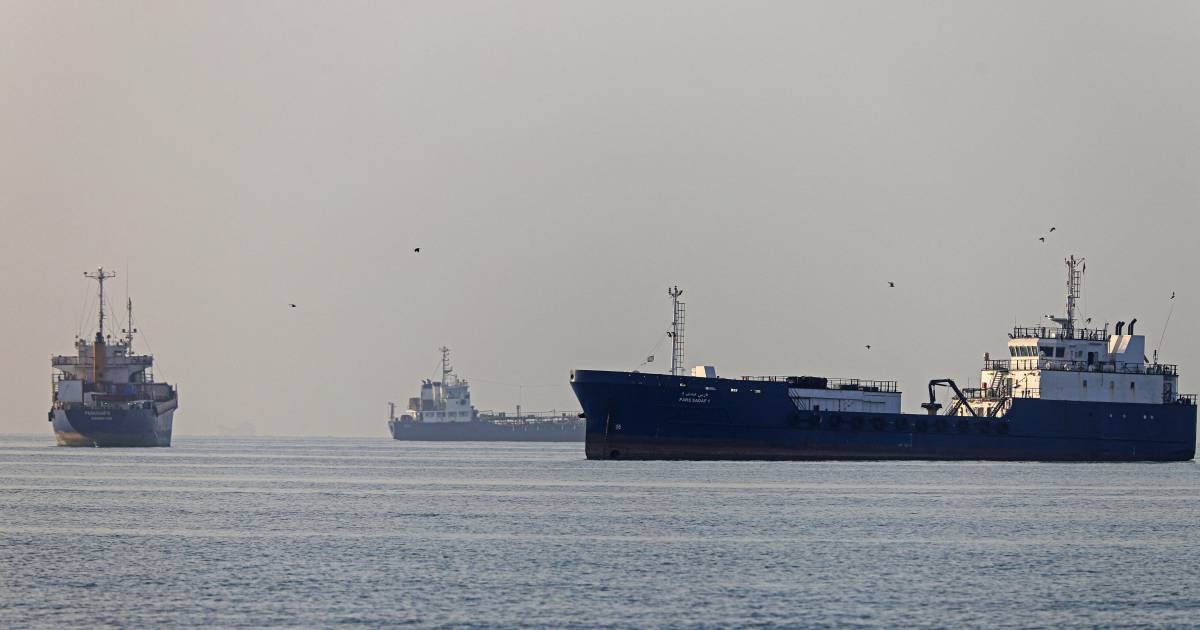Guardia Revolucionaria iraní ataca dos barcos en el estrecho de Ormuz en medio de tensiones con EE.UU. Guardia Revolucionaria iraní ataca dos barcos en el estrecho de Ormuz en medio de tensiones con EE.UU.