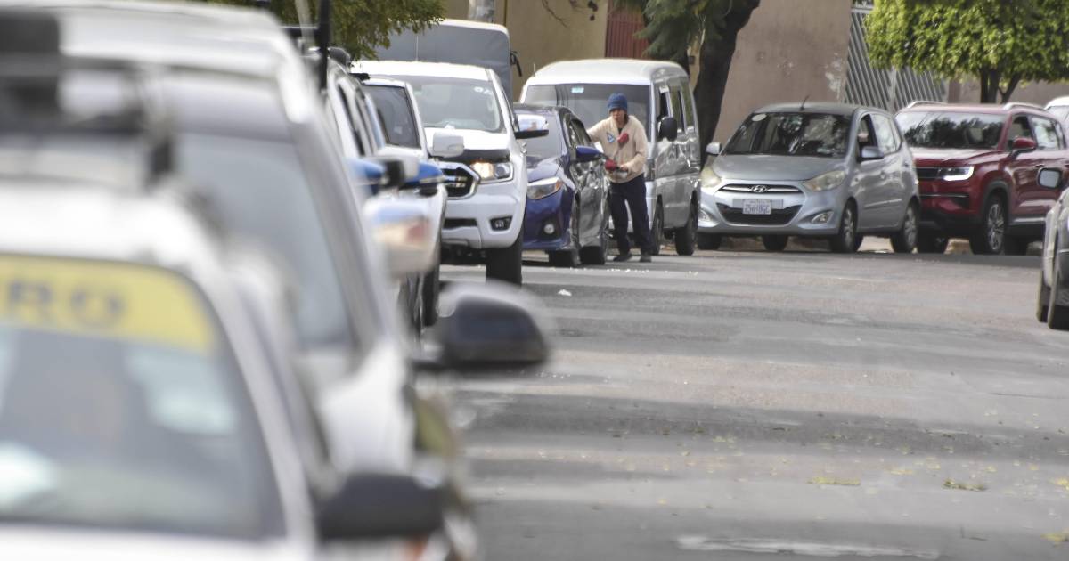 Bloqueos y recortes de YPFB complican abastecimiento de combustible en Cochabamba