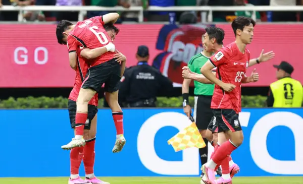 Gol en los últimos minutos da a Corea del Sur una victoria clave frente a República Checa