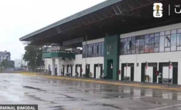 Terminal Bimodal de Santa Cruz registra baja histórica por bloqueos y reducción de salidas de buses