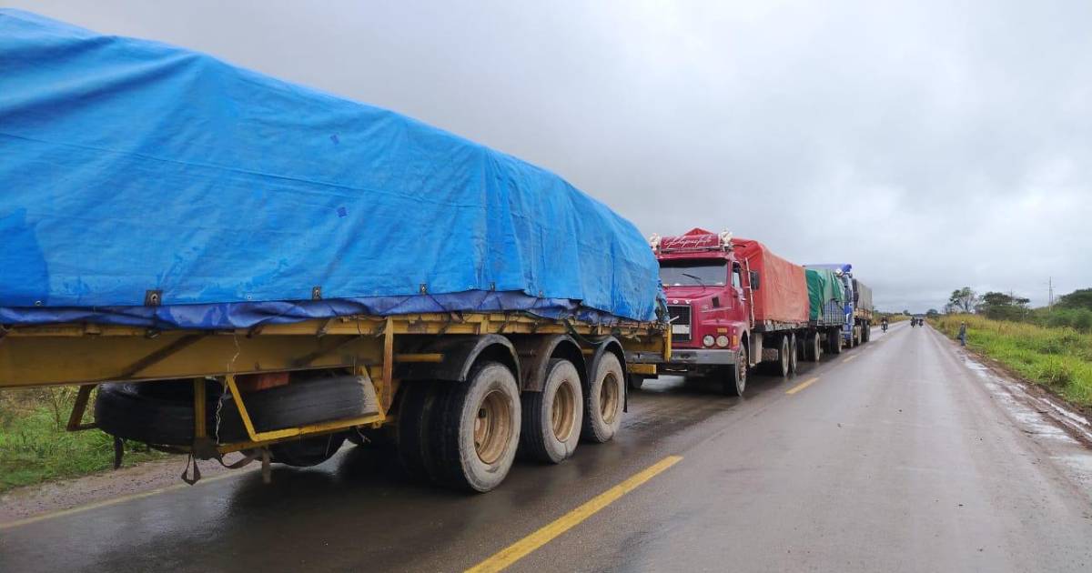 Bloqueo en San Julián cumple 33 días y transportistas exigen solución urgente