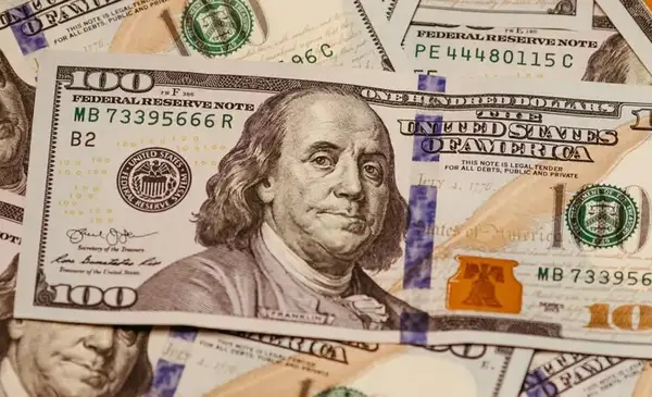 Dólar paralelo en Bolivia se mantiene cerca de los Bs 10 ante alta demanda y escasez de divisas