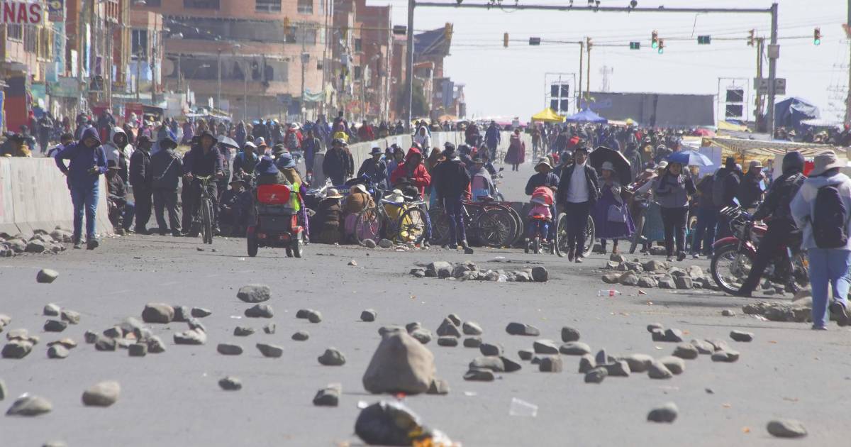 Bolivia cumple 49 días de bloqueos con 44 puntos de conflicto en cinco departamentos