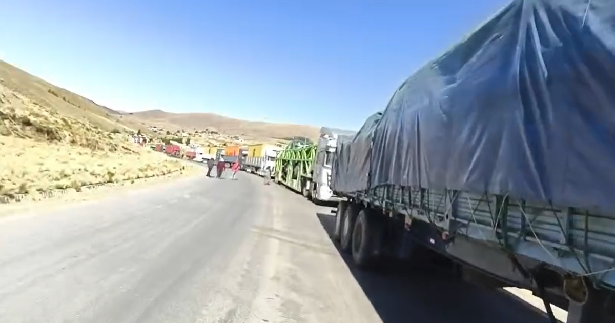 Cámara de Transporte de Cochabamba exige cuarto intermedio en bloqueos para atender a choferes enfermos