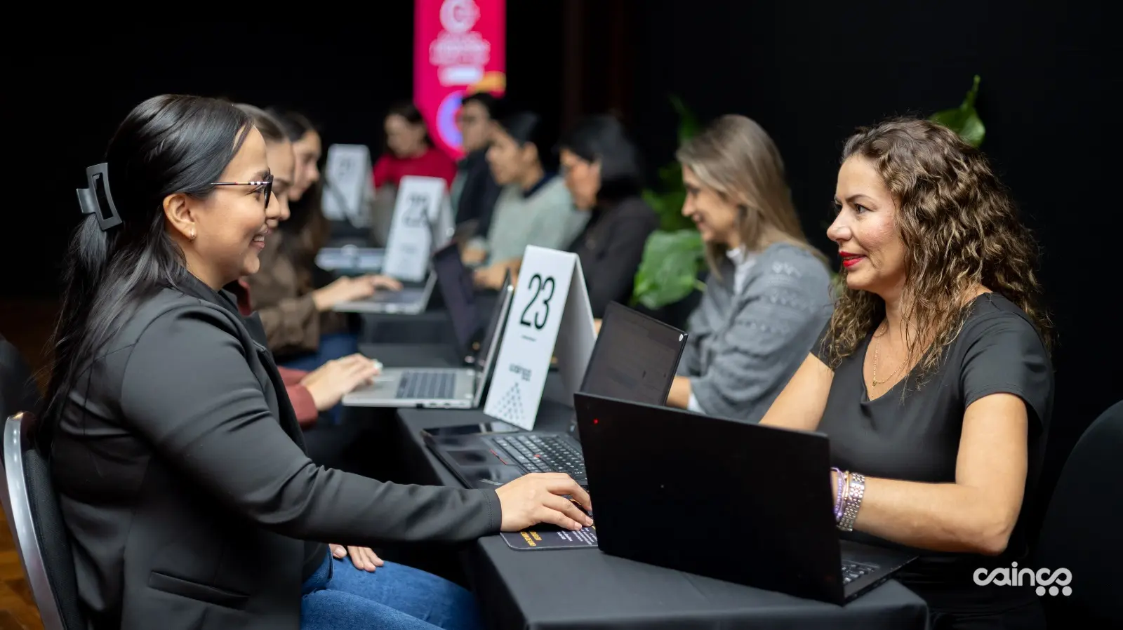 Más de 600 empresas de 16 países se preparan para la Rueda de Negocios en Expocruz, del 21 al 23 de septiembre Más de 600 empresas de 16 países se preparan para la Rueda de Negocios en Expocruz, del 21 al 23 de septiembre