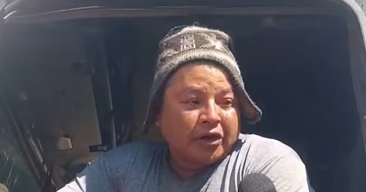 Más de 200 conductores logran avanzar de Llavini a Cochabamba tras semanas de bloqueos y ataques