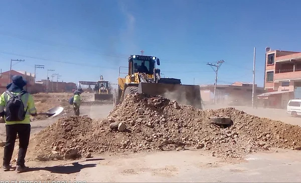 Operativo nacional de la ABC libera vías clave en occidente y valles, mientras continúan interrupciones en Cochabamba, La Paz y Oruro