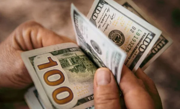 Banco Central de Bolivia mantiene estable la cotización oficial del dólar