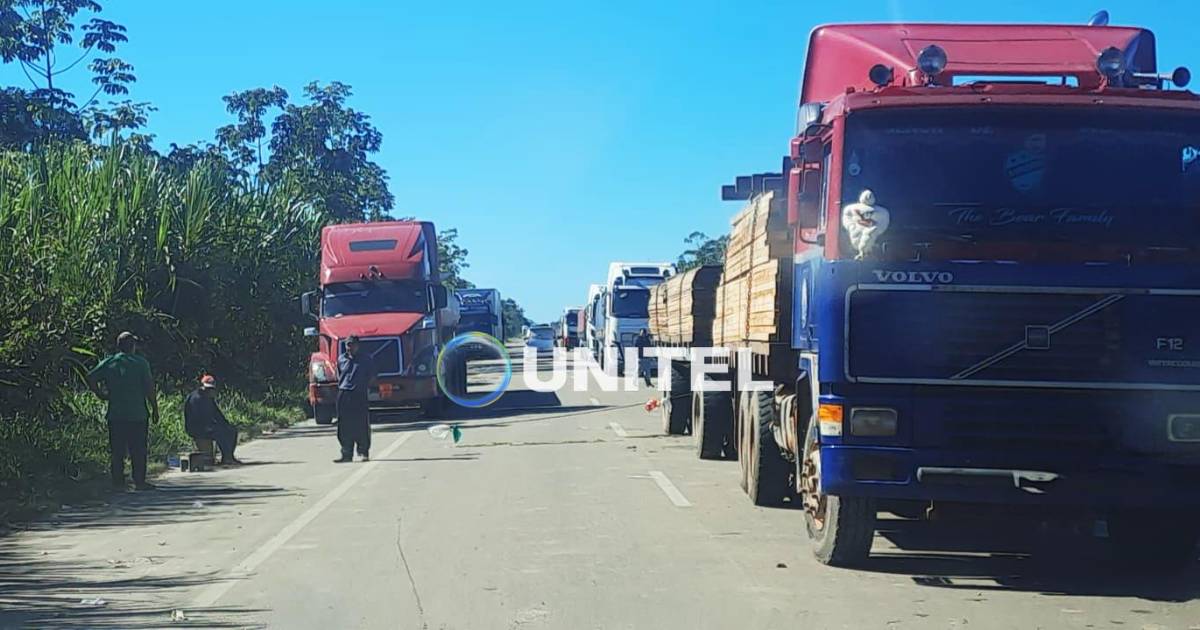 Tras más de 50 días, bloqueos se reducen a 12 y se concentran en el trópico de Cochabamba