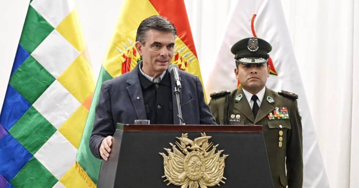 Presidente boliviano Rodrigo Paz felicita a Abelardo De la Espriella tras su victoria en Colombia