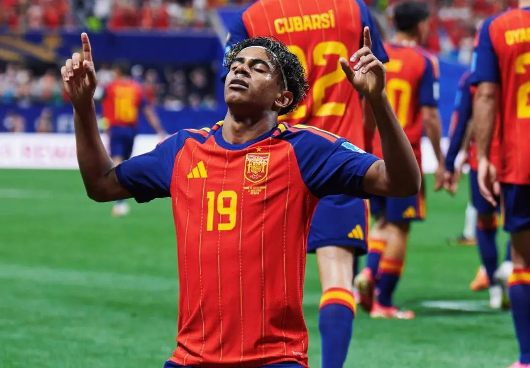 España suma su primer triunfo en el Mundial tras aplastar 4-0 a Arabia Saudita en la primera mitad España suma su primer triunfo en el Mundial tras aplastar 4-0 a Arabia Saudita en la primera mitad