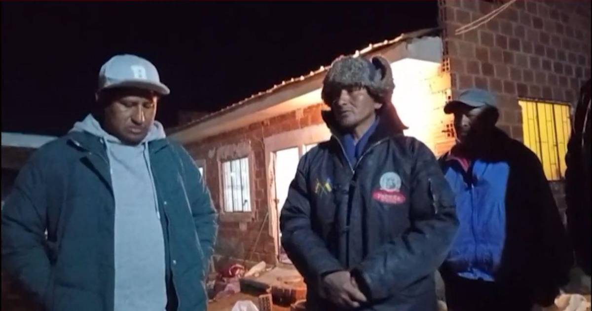 La casa de Don Marcelo se convierte en refugio y parada obligatoria para transportistas en la carretera La Paz-Desaguadero La casa de Don Marcelo se convierte en refugio y parada obligatoria para transportistas en la carretera La Paz-Desaguadero