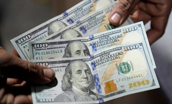 Dólar en Bolivia cae por tercer día consecutivo y se mantiene por debajo de Bs 10