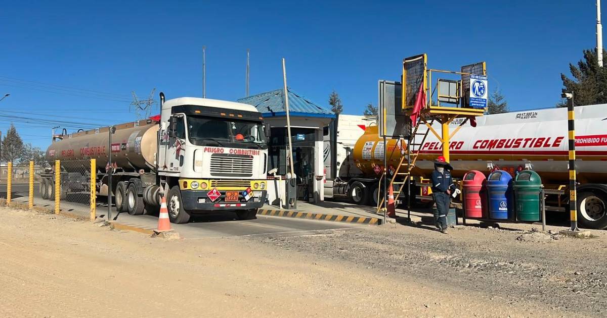 YPFB despacha 3,8 millones de litros para reducir filas de combustible en La Paz y El Alto