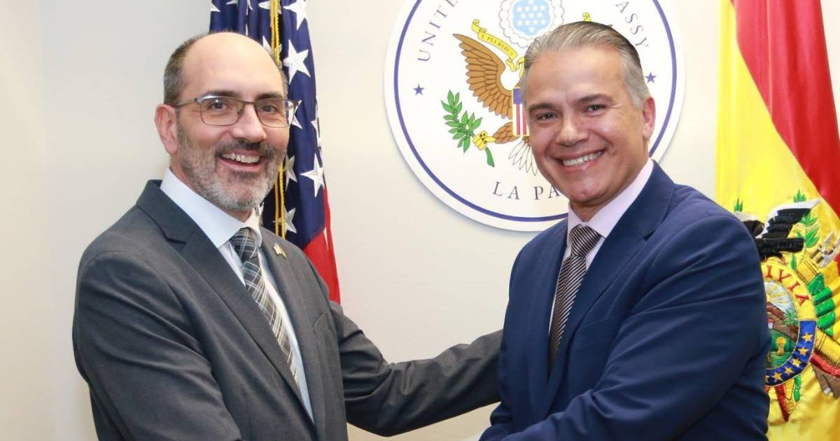 Encargado de Negocios de EE.UU. ratifica apoyo al gobierno de Rodrigo Paz en reunión con ministro de Defensa