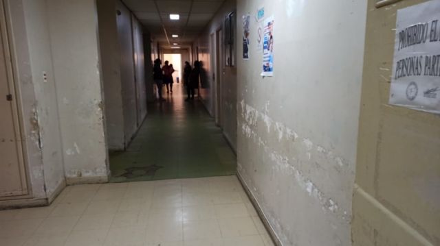 Pacientes sin “contactos” enfrentan demoras y malos tratos en el Hospital Regional San Juan de Dios