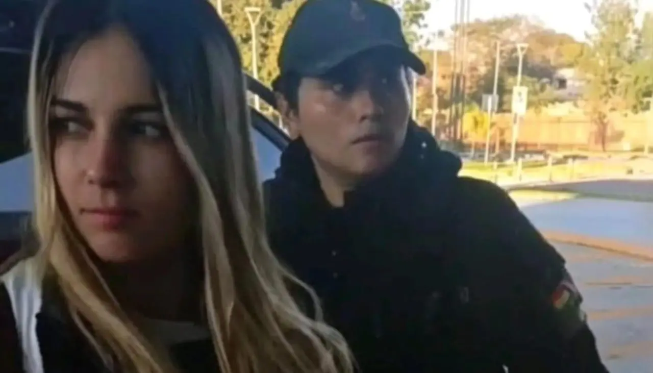 Tatiana Marset es trasladada bajo fuerte resguardo policial a clínica privada para estudios médicos en Santa Cruz
