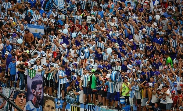 Más allá del triunfo: el gesto humano de la hinchada argentina que emocionó en el Mundial