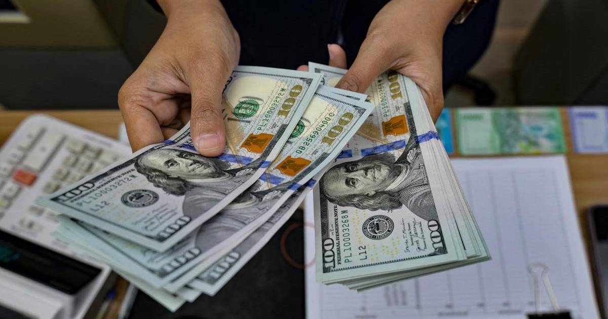 Fin del tipo de cambio fijo: dólar en Bolivia se ajusta diariamente desde este lunes