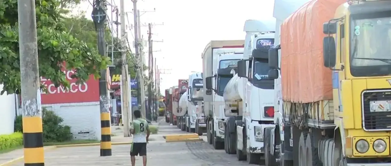 Falta de diésel afecta logística y obliga a transportistas a comprar combustible en Chile y Perú a mayor costo